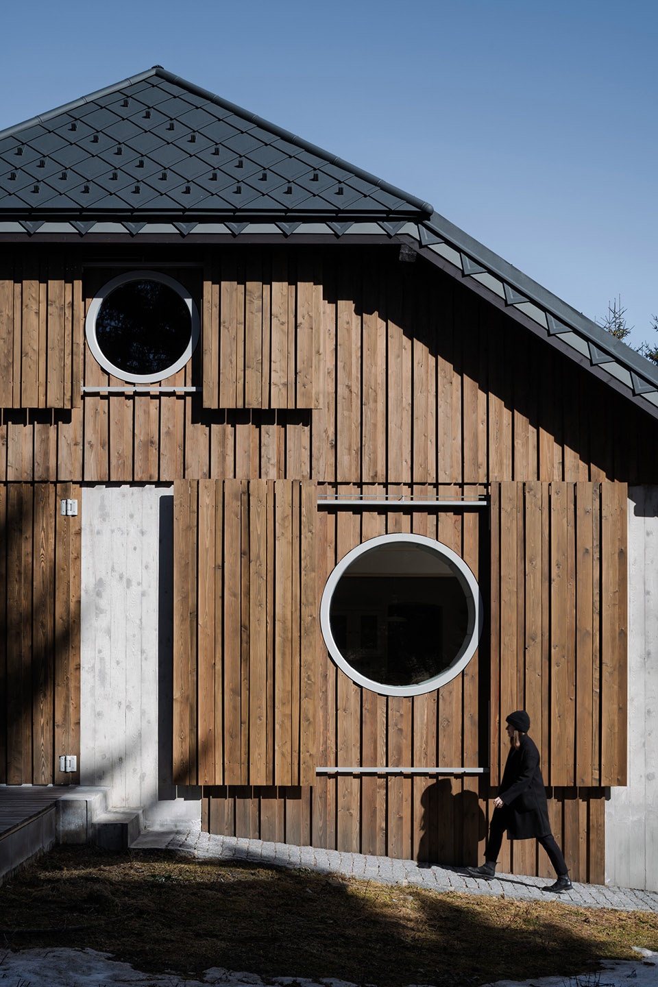 borova lada cottage by studio plys