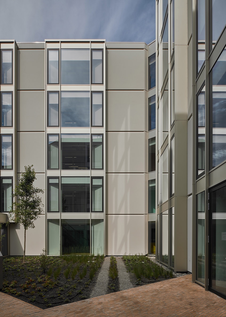 rijkskantoor haarlem by beyond space mvsa architects