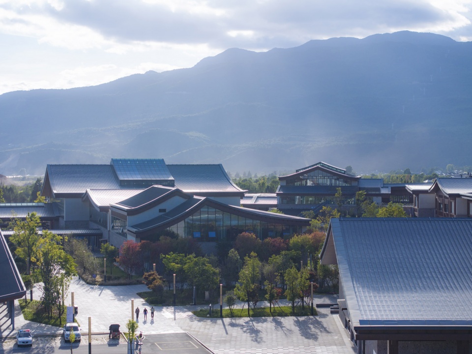 Yulong Snow Mountain Transportation Complex by THAD