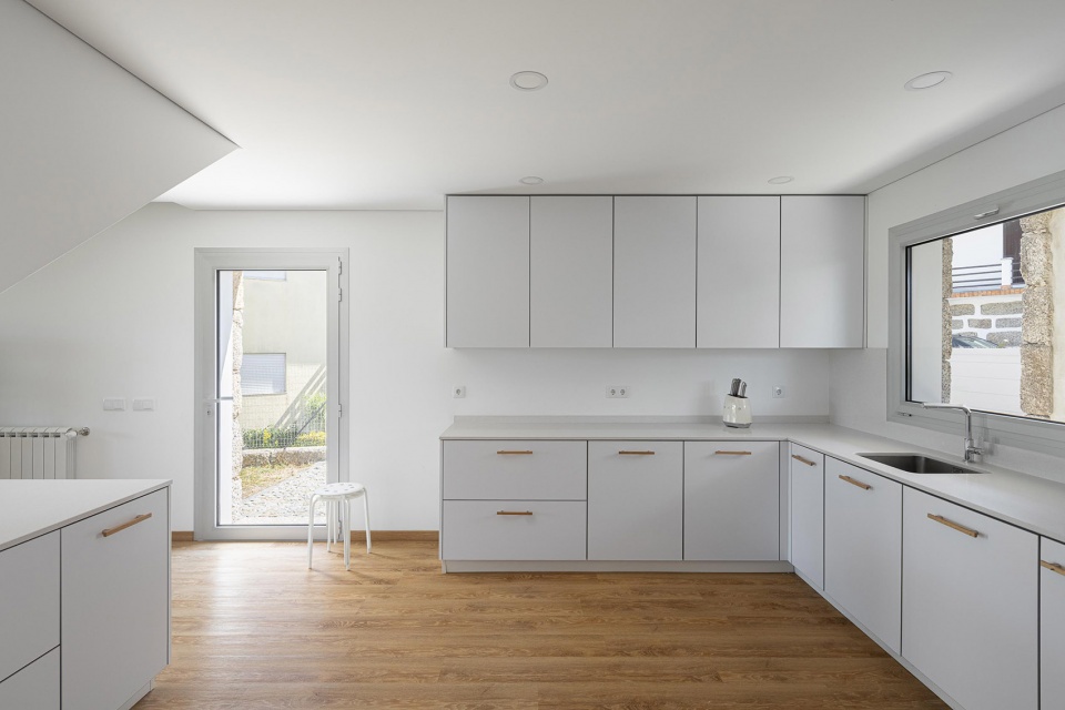 casa em mesao frio by daniel felix arquitectos