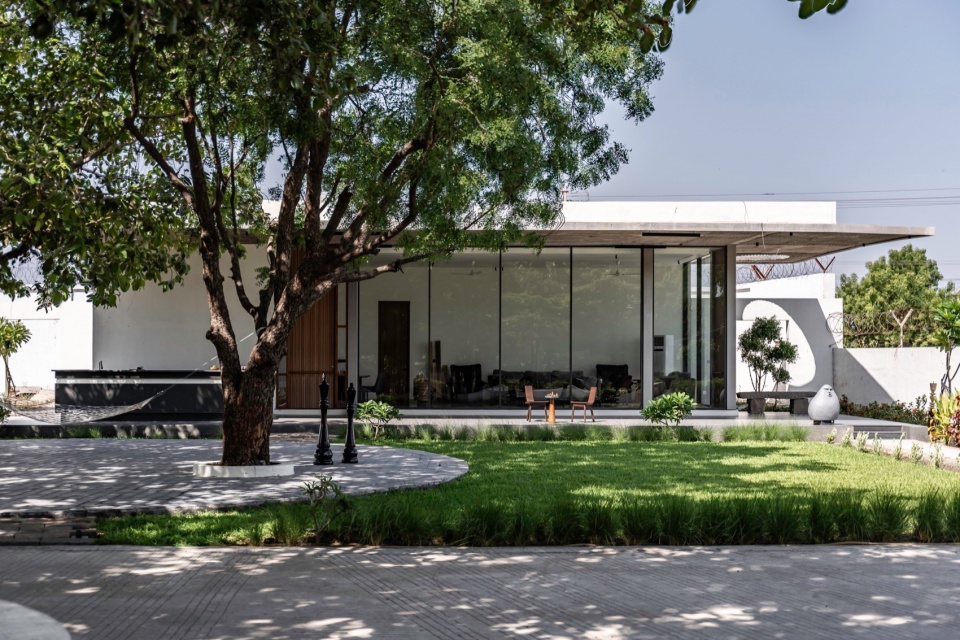 banyan farm by dhulia architecture design
