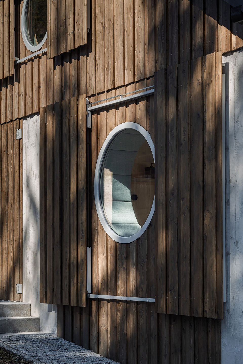 borova lada cottage by studio plys
