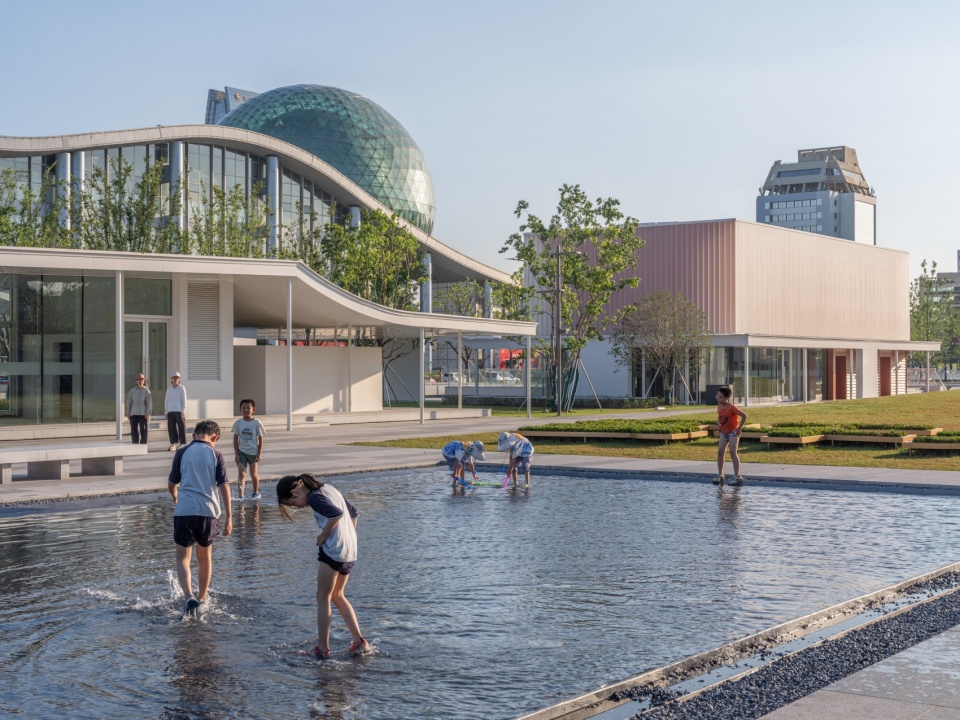 kunshan city square the above ground landscape architecture by dazhou and associates