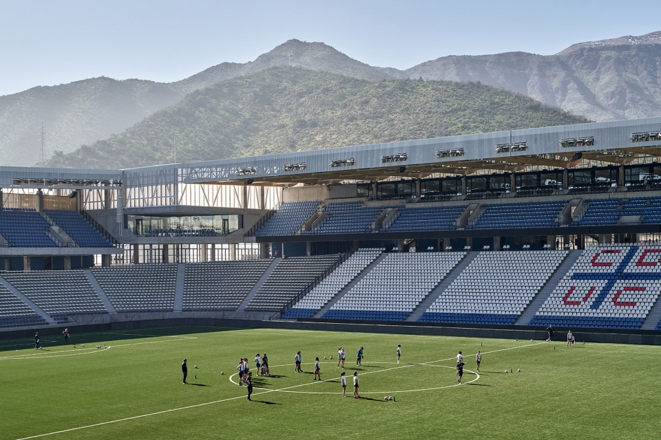 modernization project of universidad catolica stadium by idom