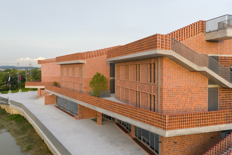 langtou gengxue education centre by fcjz