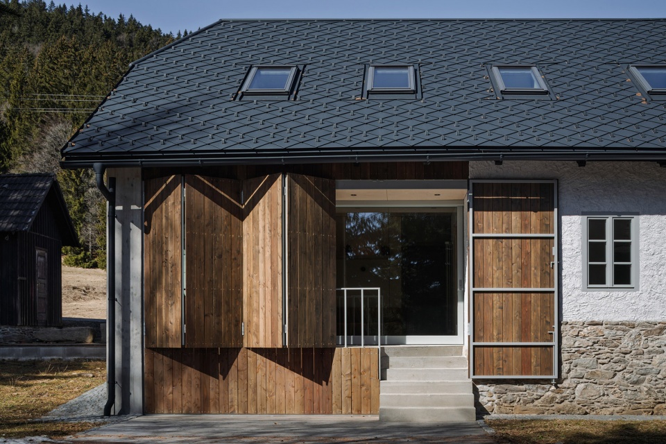 borova lada cottage by studio plys
