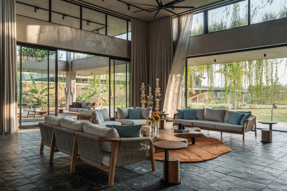 antriya by 23 degrees design shift