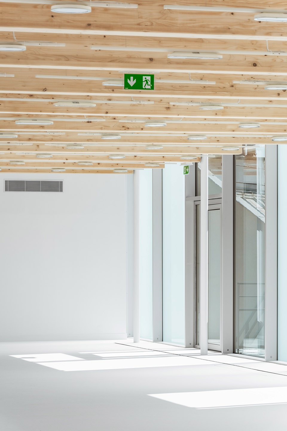 bucarest by atelier quinze vingts