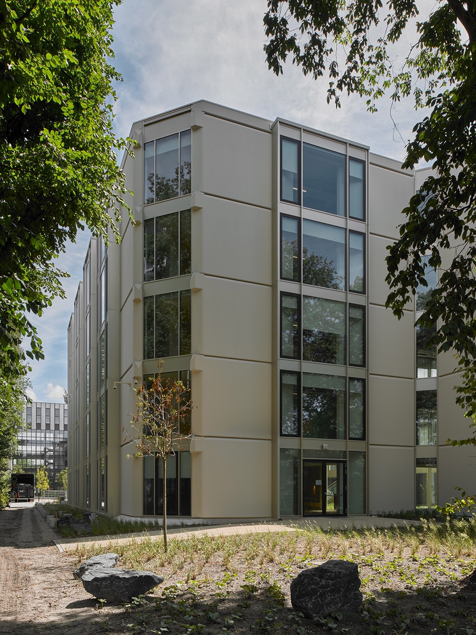 rijkskantoor haarlem by beyond space mvsa architects