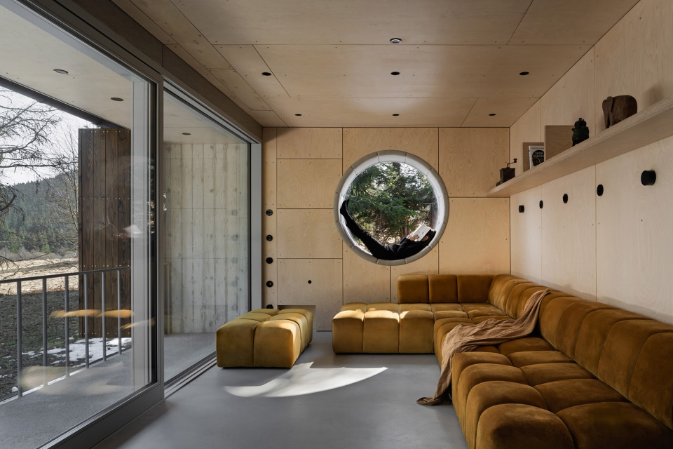 borova lada cottage by studio plys