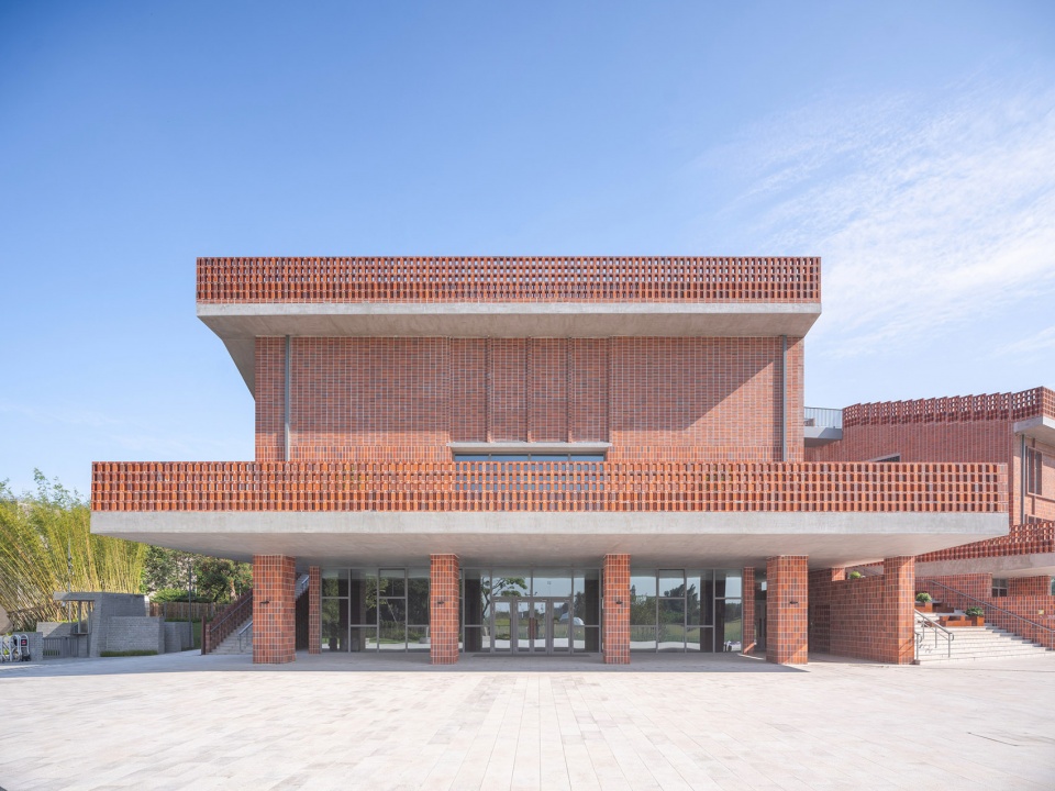 langtou gengxue education centre by fcjz