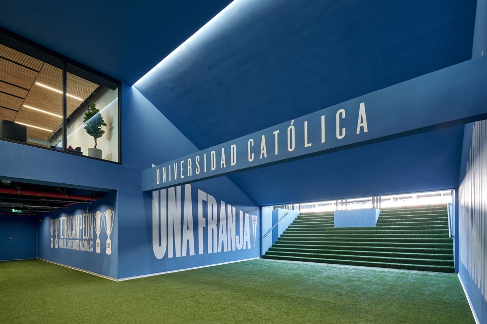 modernization project of universidad catolica stadium by idom