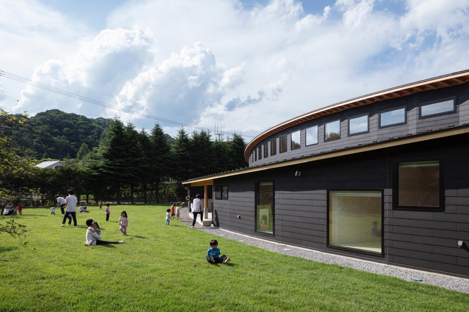 poppins nursery school karuizawa kazakoshi by nikken sekkei ltd