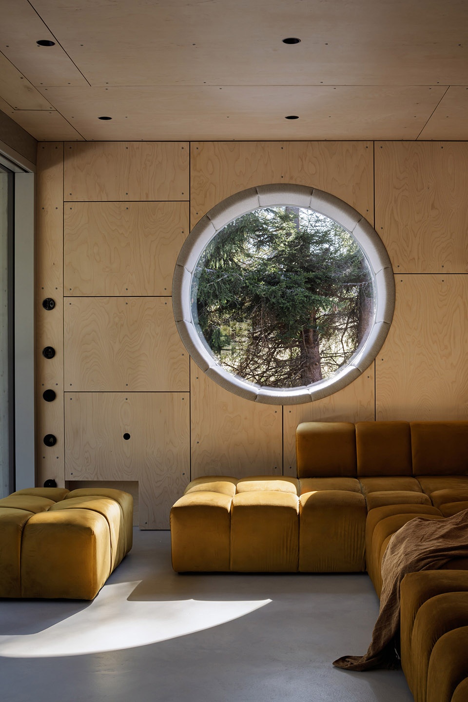 borova lada cottage by studio plys