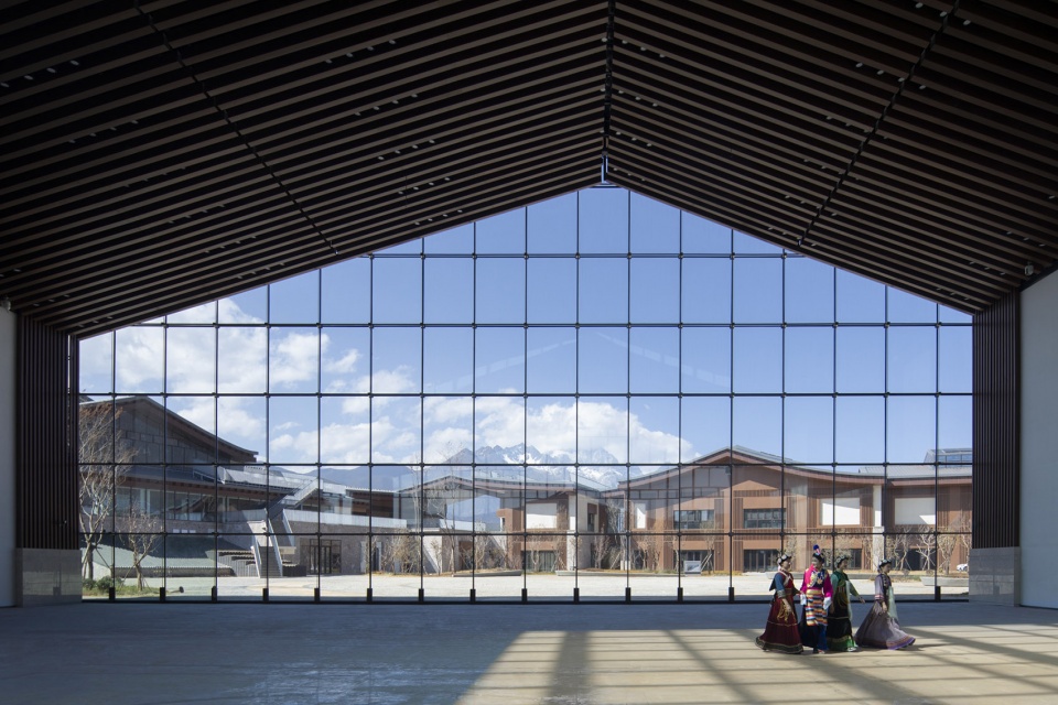 Yulong Snow Mountain Transportation Complex by THAD
