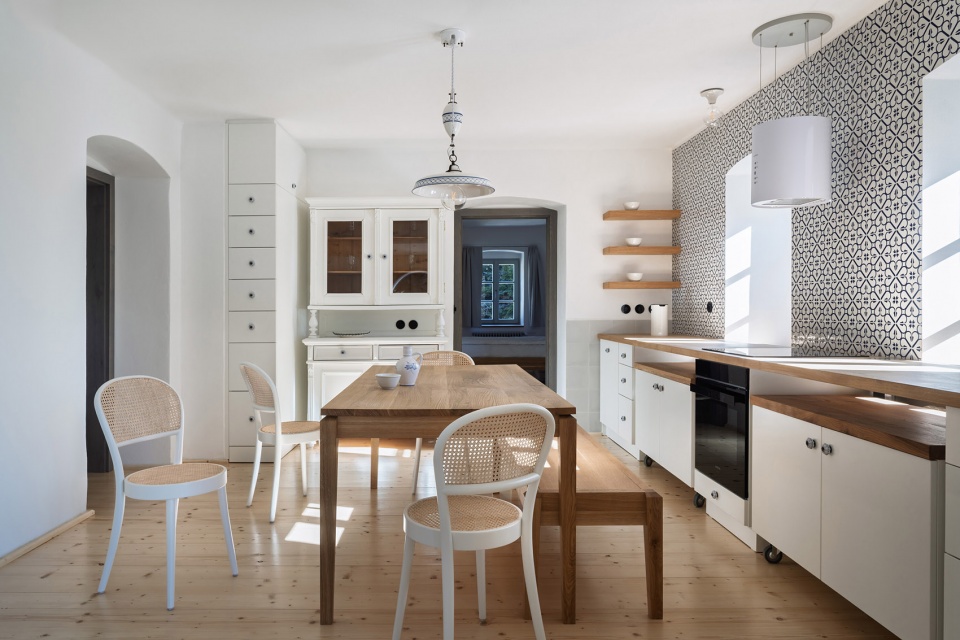 borova lada cottage by studio plys