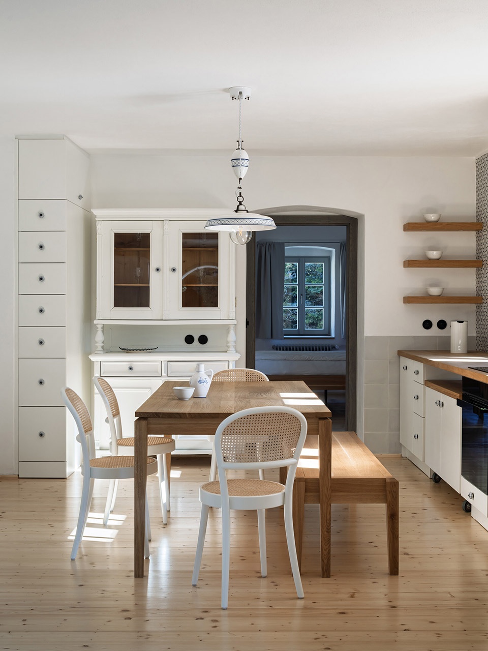 borova lada cottage by studio plys