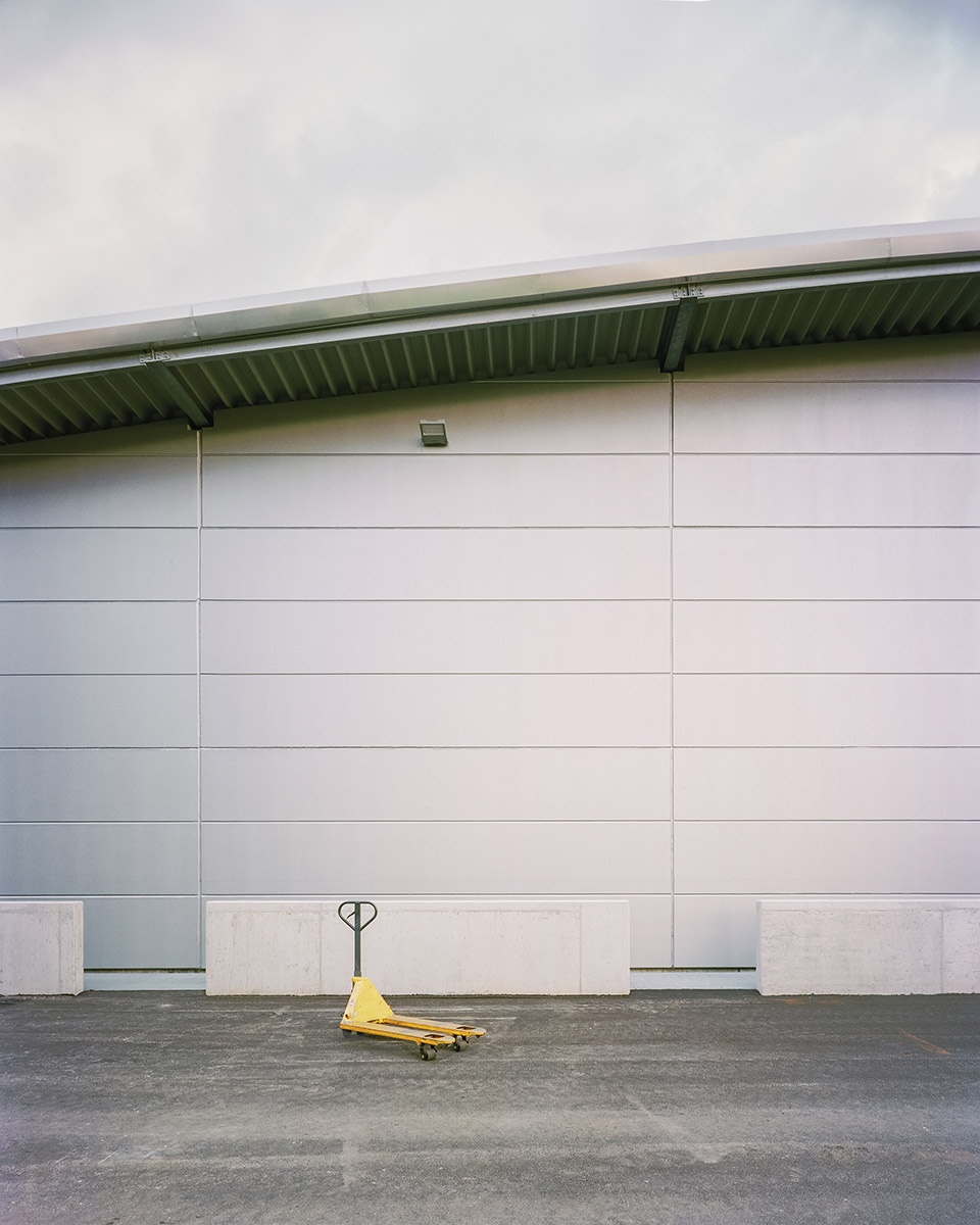 d b group logistics hangar by studio bressan studio botter