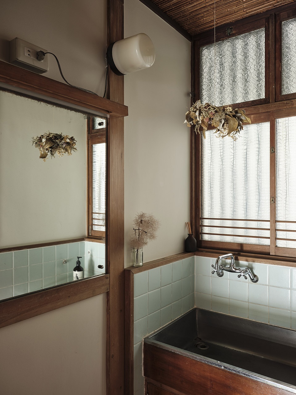 kajiwara house by roovice