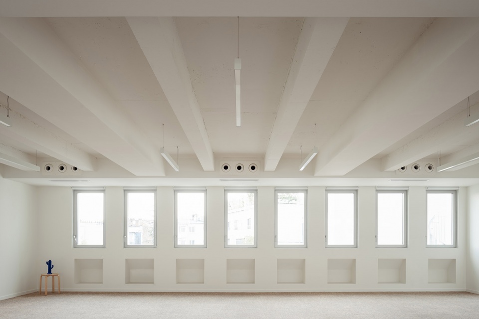 Extension on Rue du Docteur Finlay by Atelier Quinze Vingts