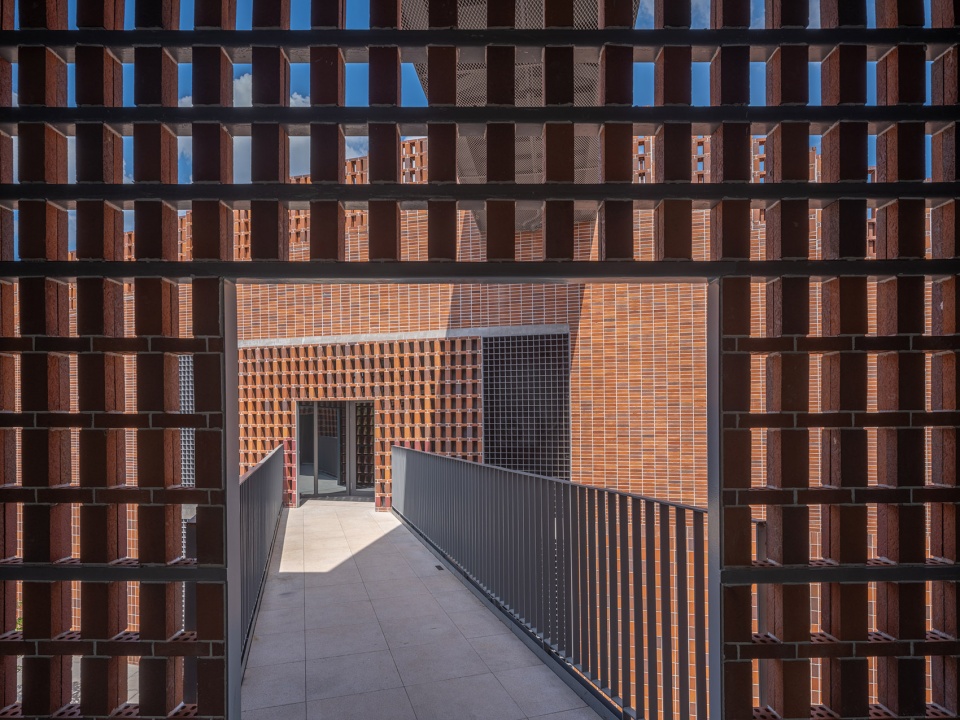 langtou gengxue education centre by fcjz