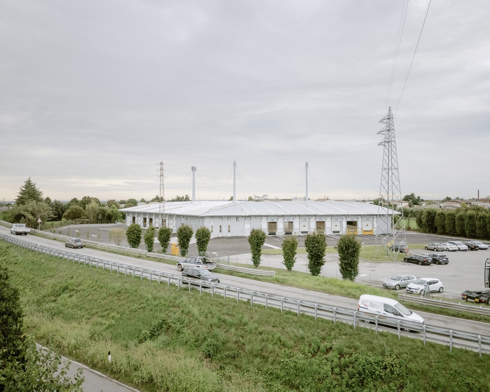 d b group logistics hangar by studio bressan studio botter