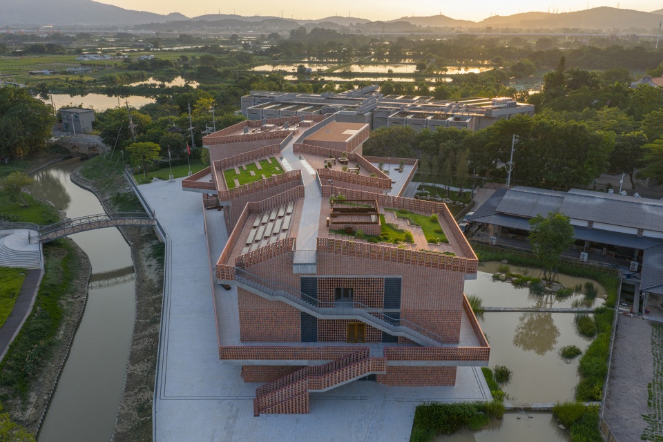 langtou gengxue education centre by fcjz