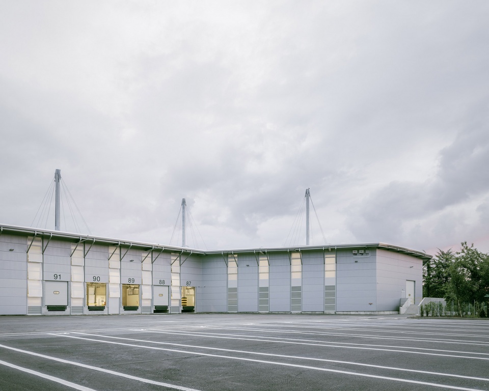 d b group logistics hangar by studio bressan studio botter