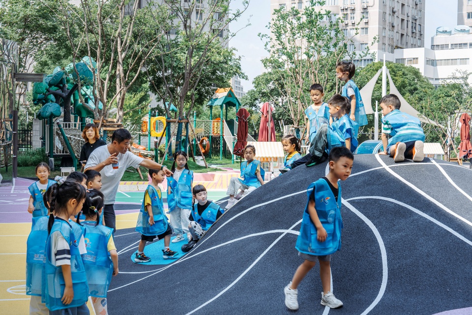 flying chess kindergarten by viascape design