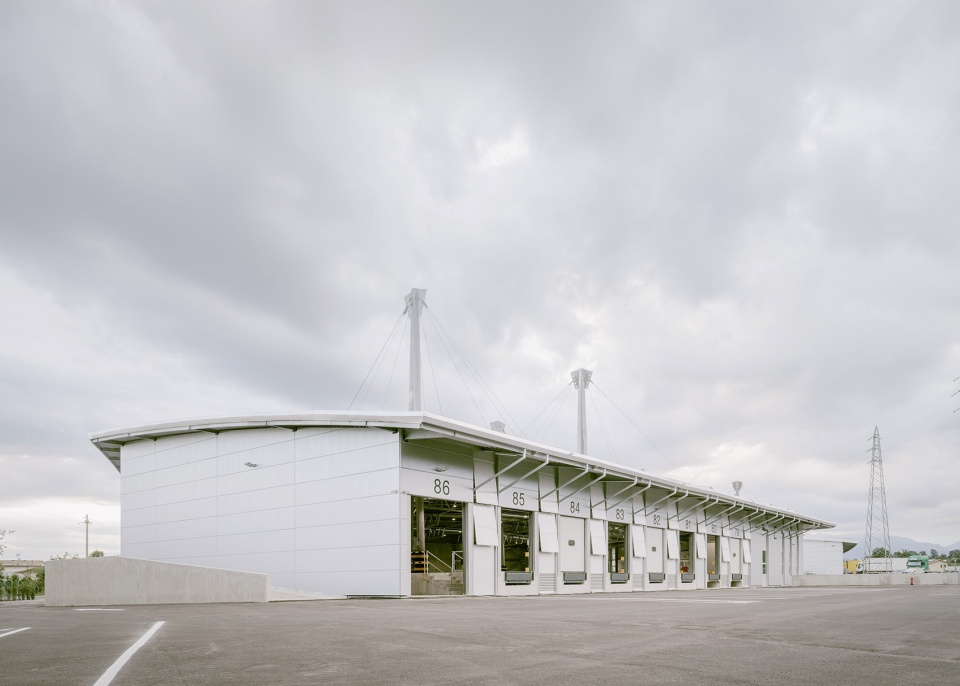 d b group logistics hangar by studio bressan studio botter
