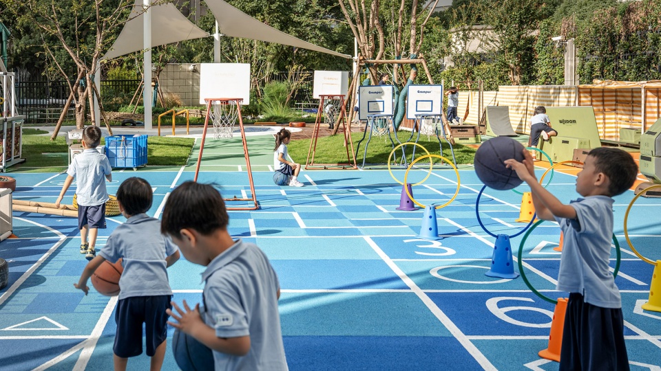 flying chess kindergarten by viascape design