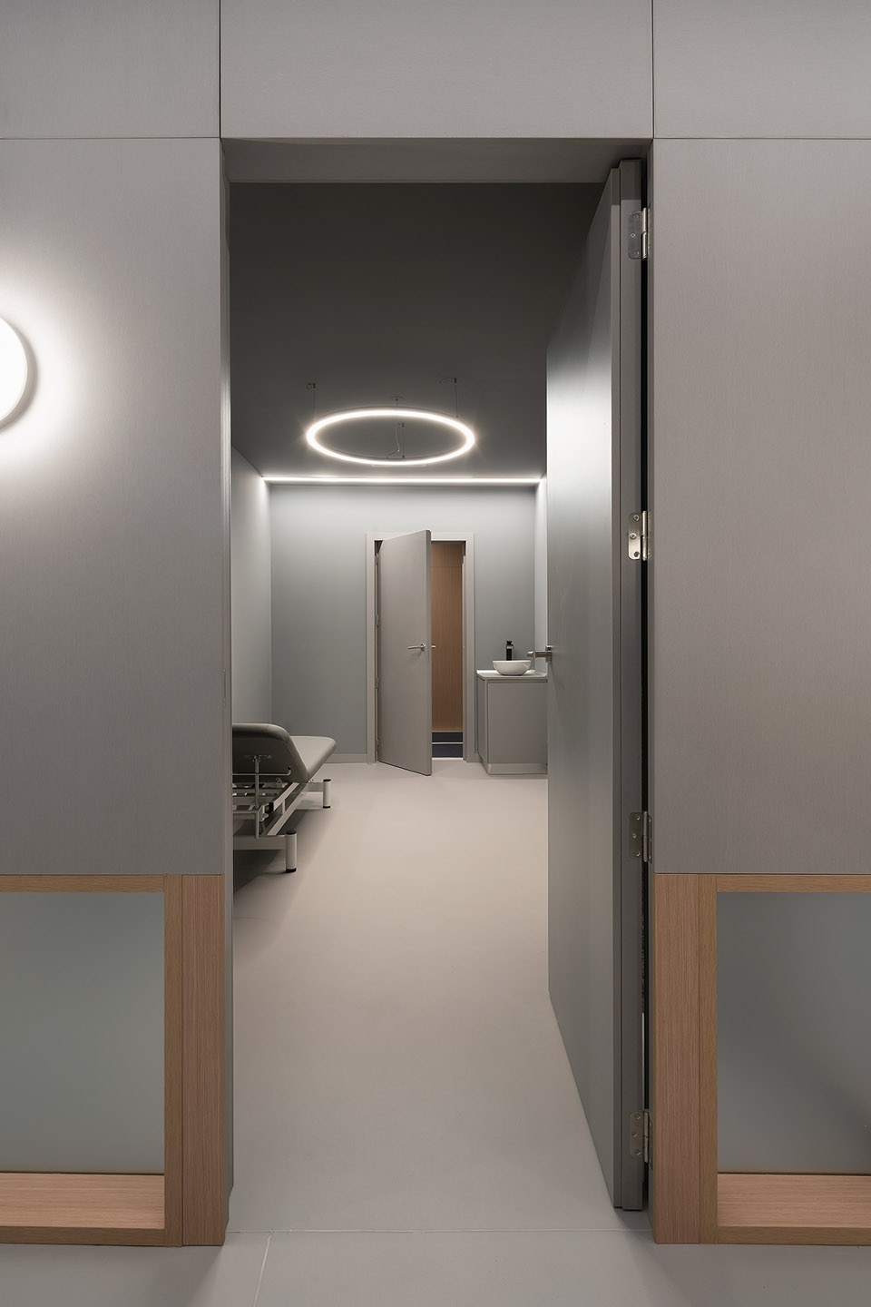 sports podiatry center by nan arquitectos