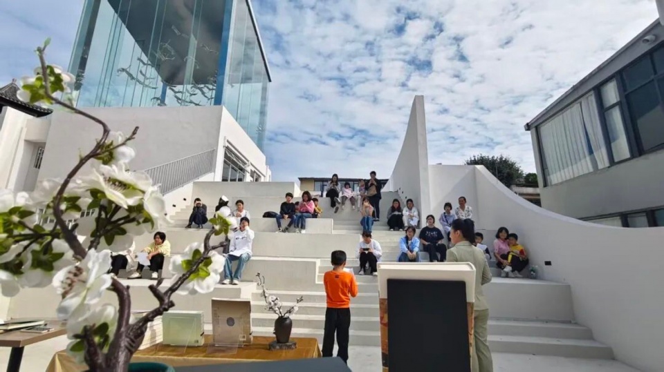 yanqian art center by vantree design