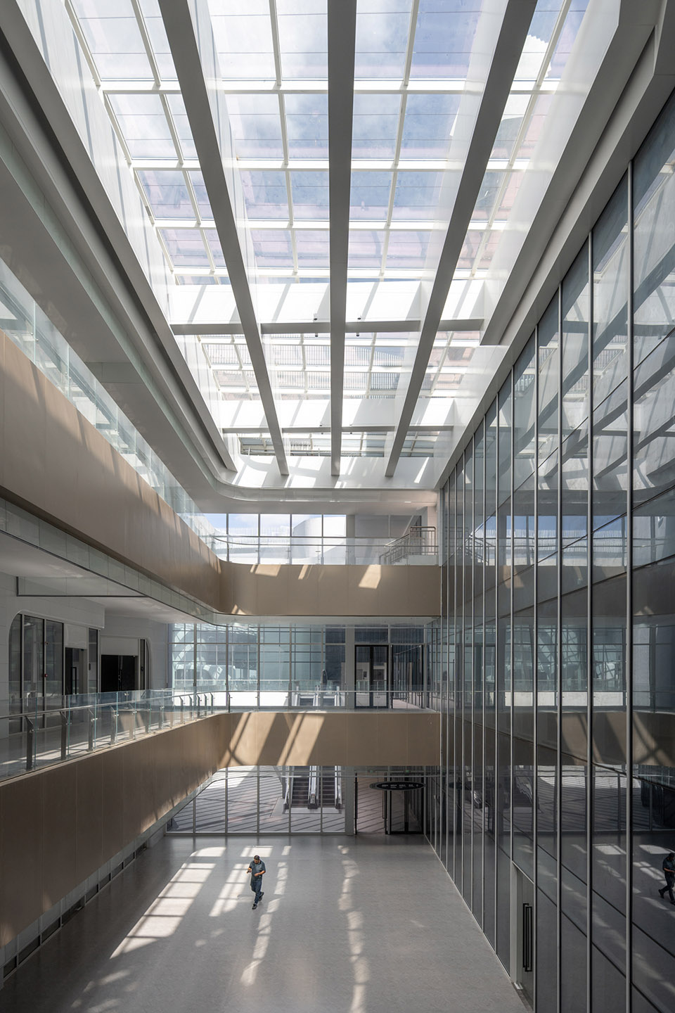 Xinchang Globular Center by line+ Zhu Peidong - 谷德设计网
