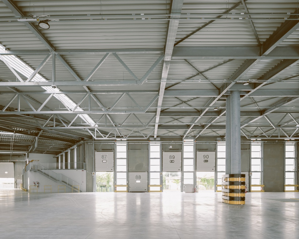 d b group logistics hangar by studio bressan studio botter