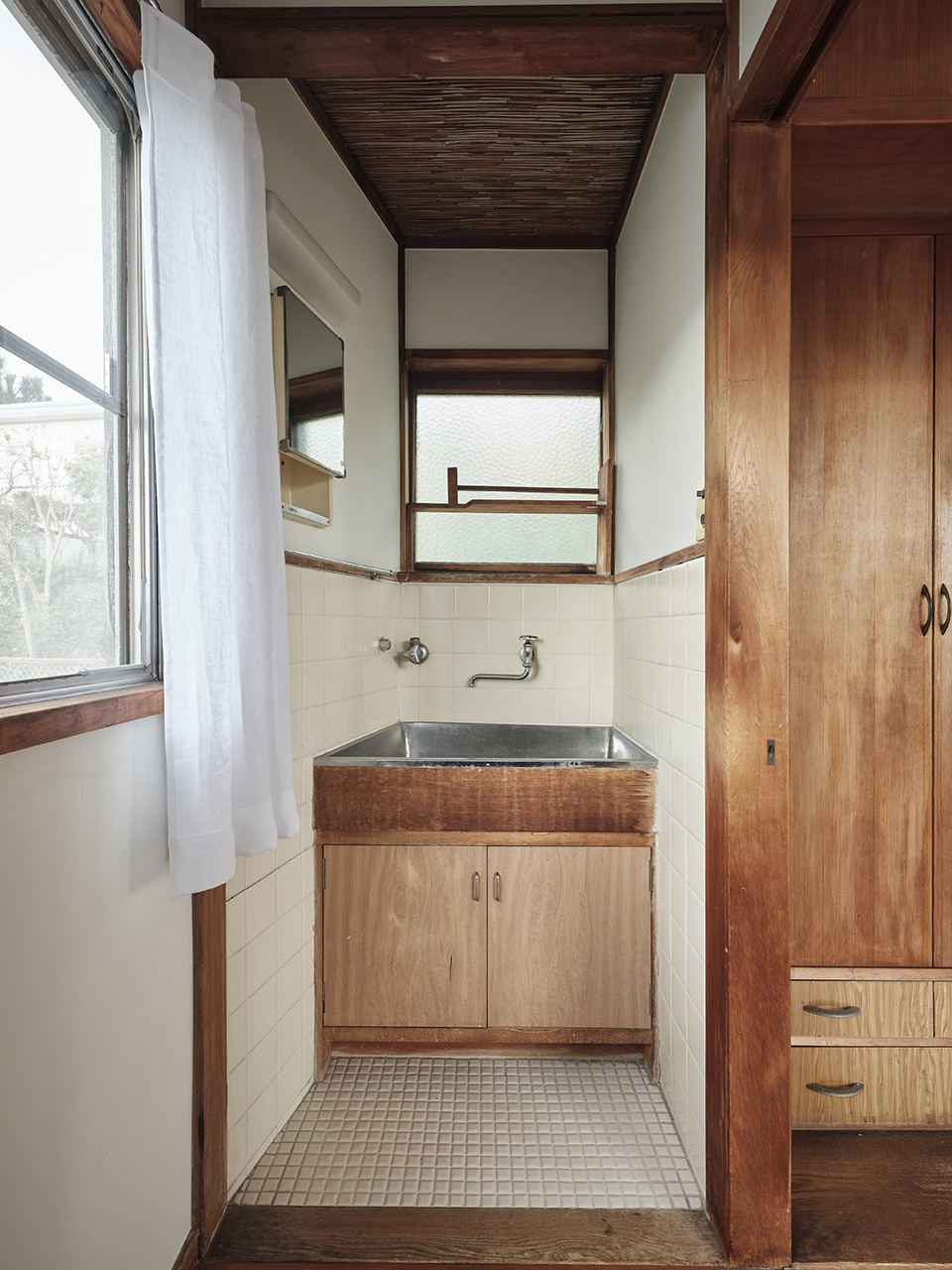 kajiwara house by roovice