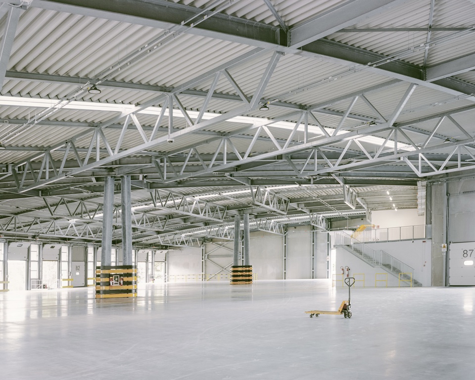 d b group logistics hangar by studio bressan studio botter