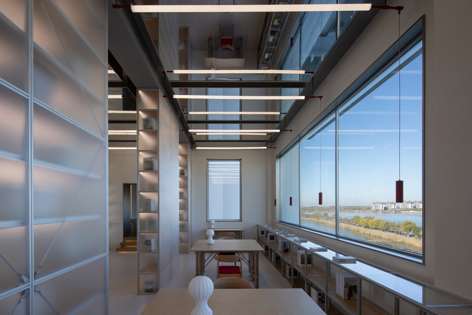 lande lake art center by slow coral design