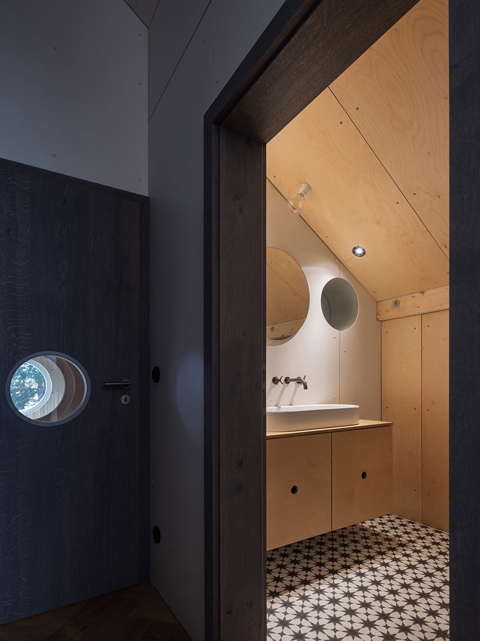 borova lada cottage by studio plys