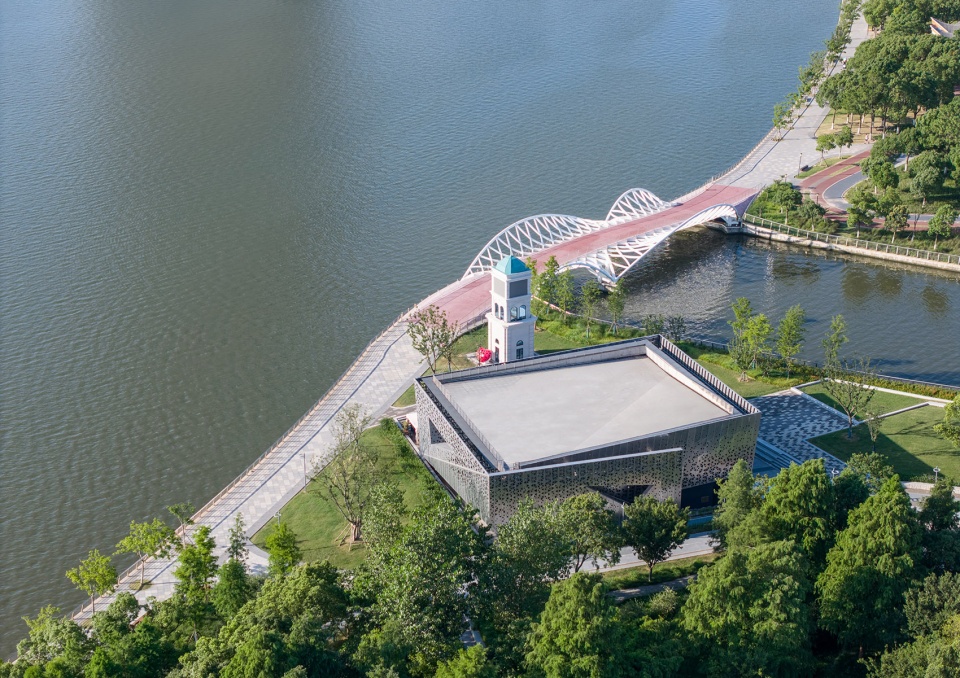 滴水湖环湖景观带改造活力示范段，上海/ 上海建筑设计研究院有限公司