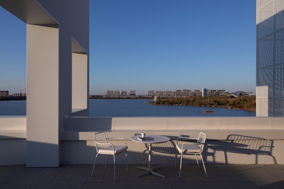 lande lake art center by slow coral design