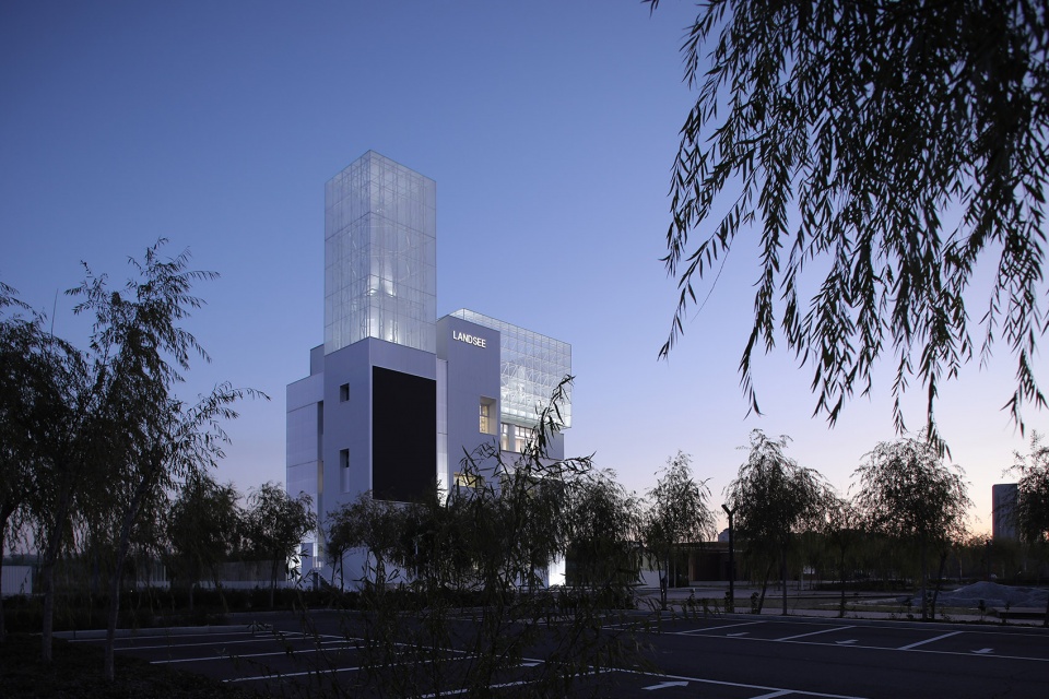 lande lake art center by slow coral design