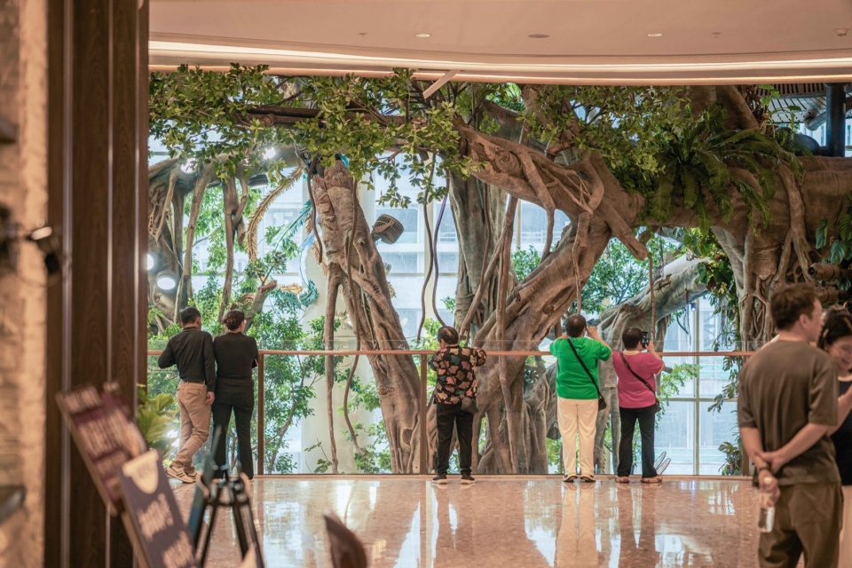 Overall Wonder Tree Installation Design