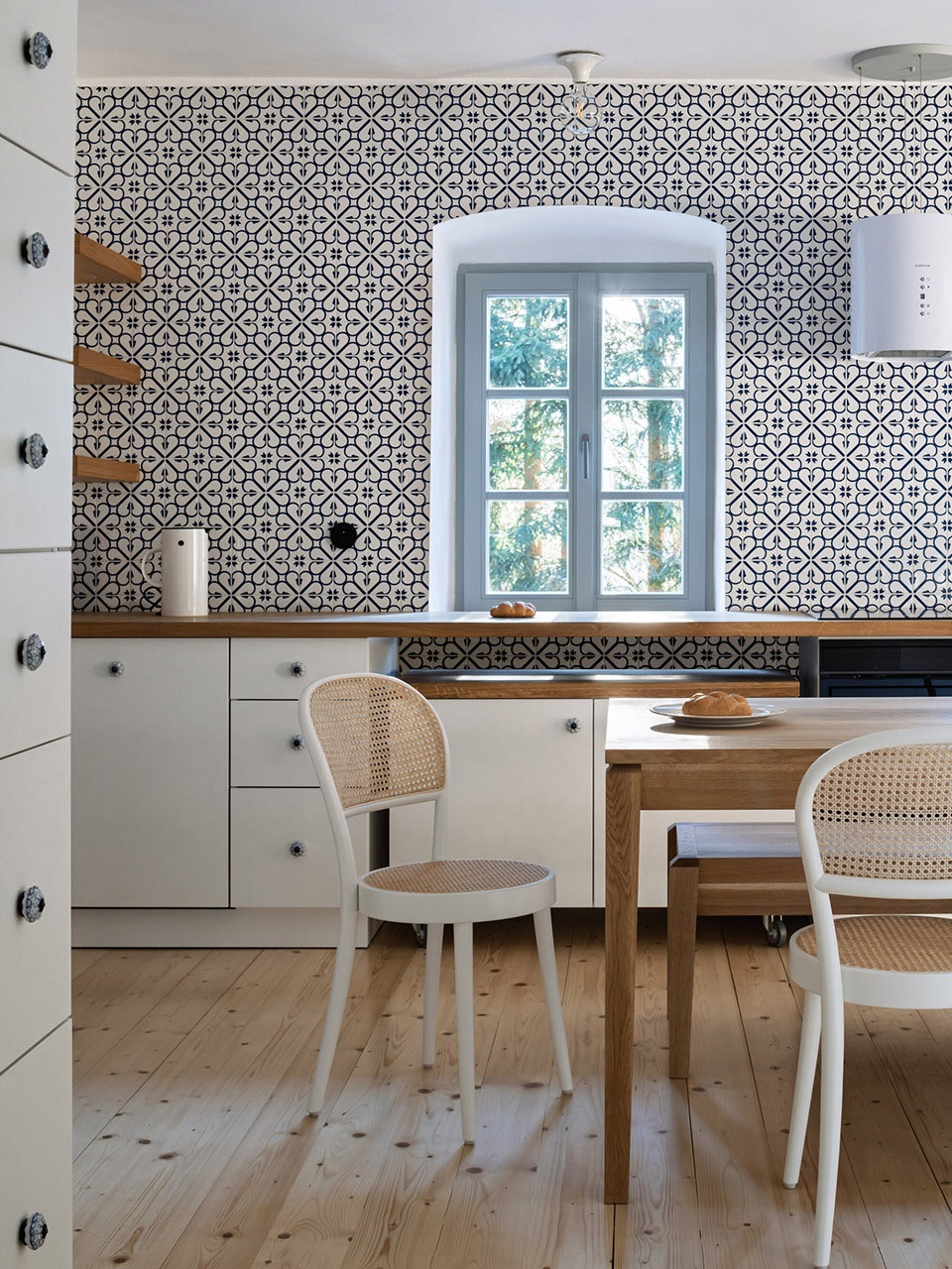 borova lada cottage by studio plys