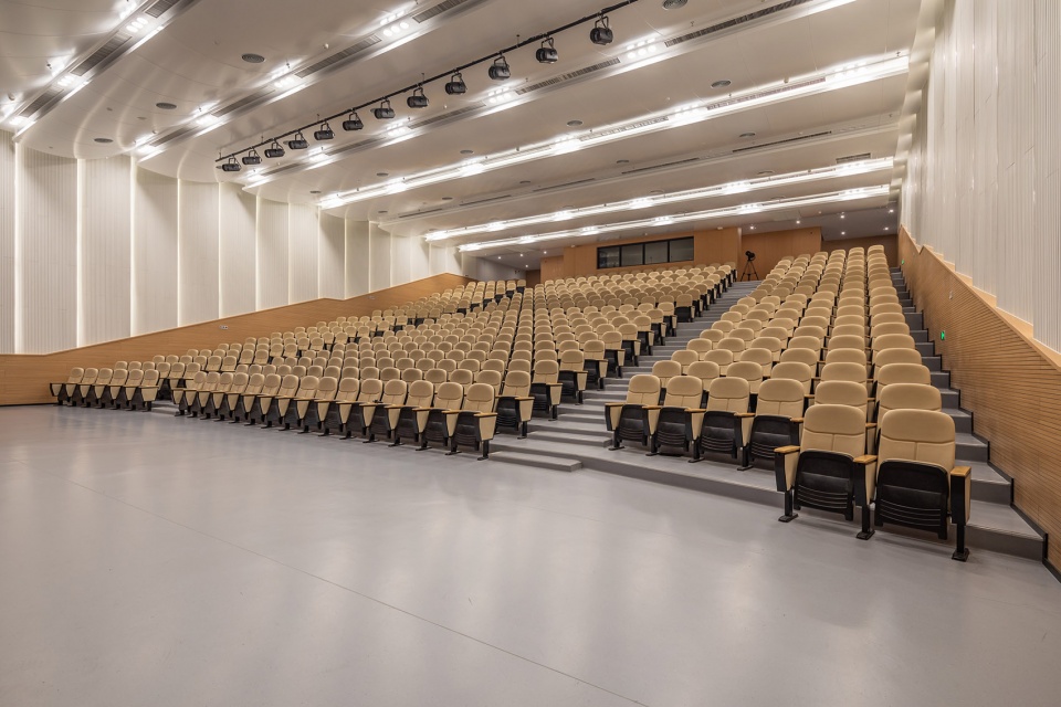 Ningbo Tong Dizhou Experimental School by cd studio