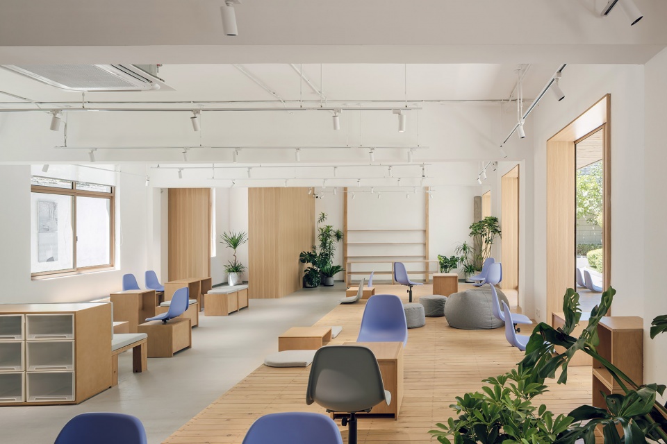 Ganquan Foreign Language Middle School Comprehensive Activity Center by Neili Design Lab