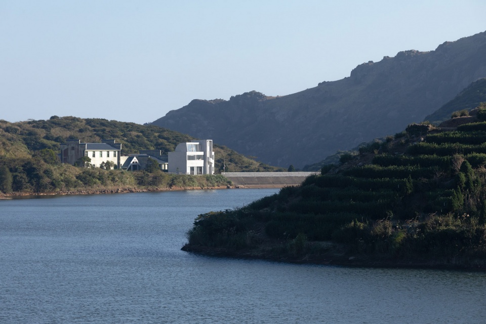 Tianhu Lake Lodge reservoir management building renovation by tobe Architecture