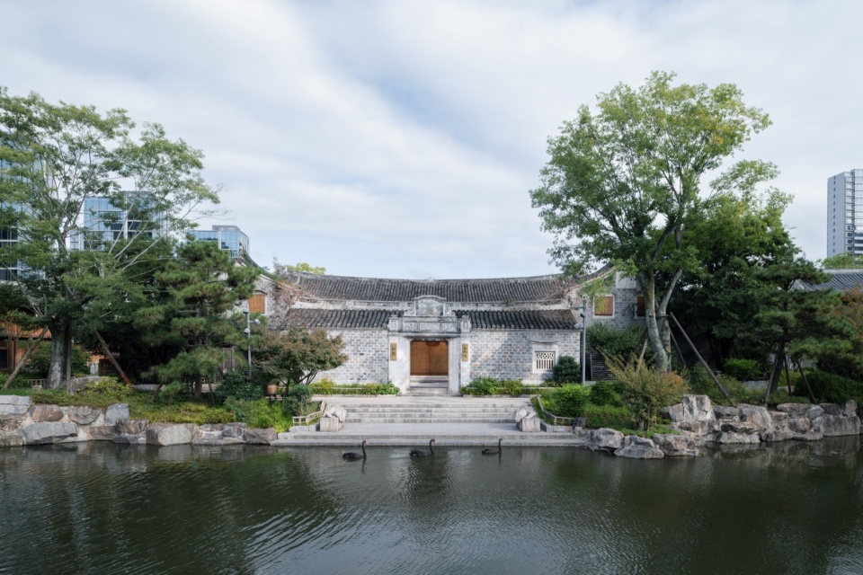 tai silk courtyard by co mileu deep origin lab