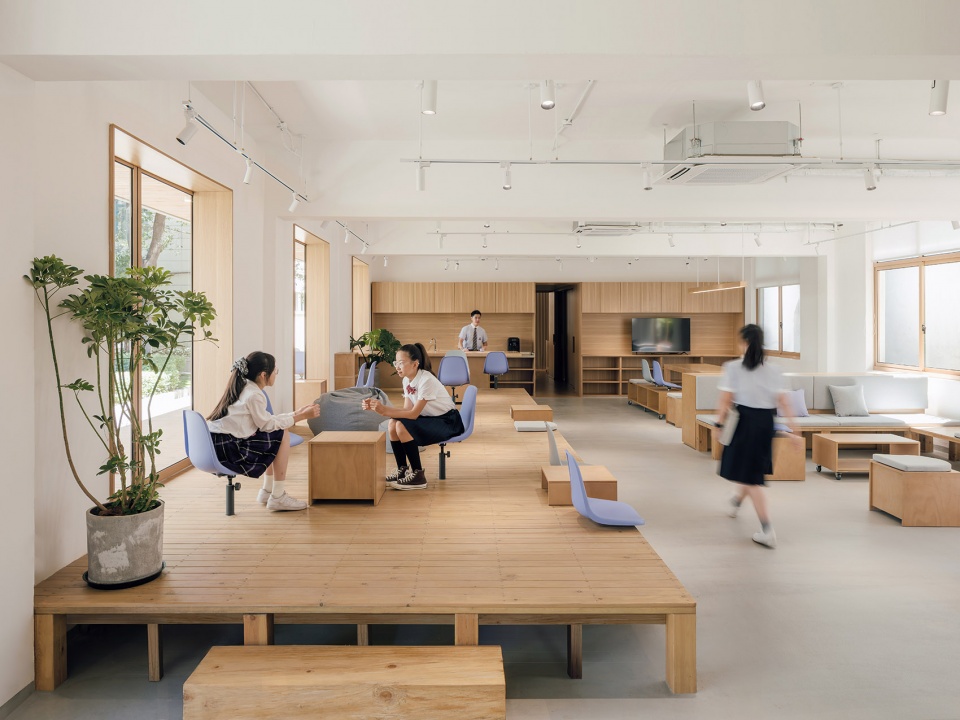 Ganquan Foreign Language Middle School Comprehensive Activity Center by Neili Design Lab