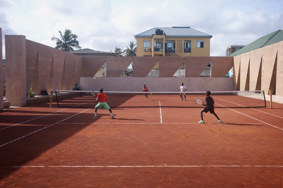 Backyard Community Club by DeRoche Projects